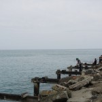 370 Fishermen at Wanganui River mouth