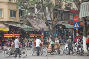 V132 auf den Strassen von Hanoi