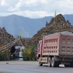 C437 overloaded truck before Lijiang